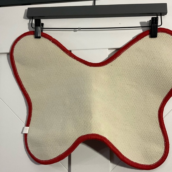 Disney Minnie Mouse polka dot Pet Feeding Mat - Picture 4 of 4